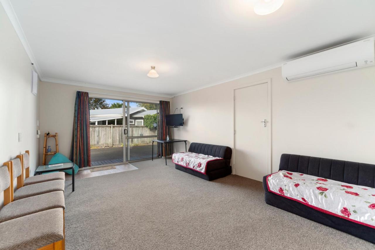 Rainbow Lake House - Lake Taupo Holiday Home Εξωτερικό φωτογραφία