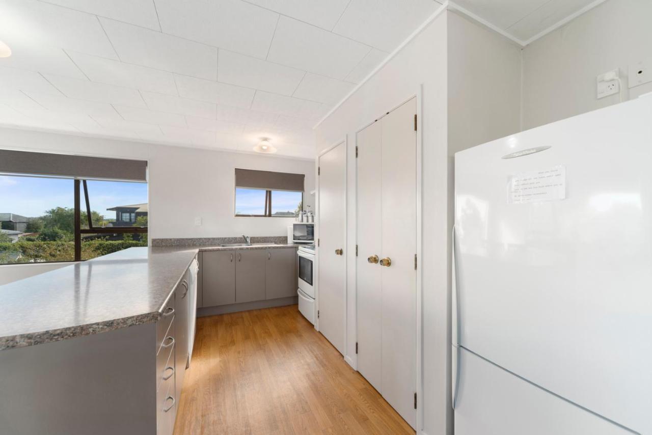Rainbow Lake House - Lake Taupo Holiday Home Εξωτερικό φωτογραφία