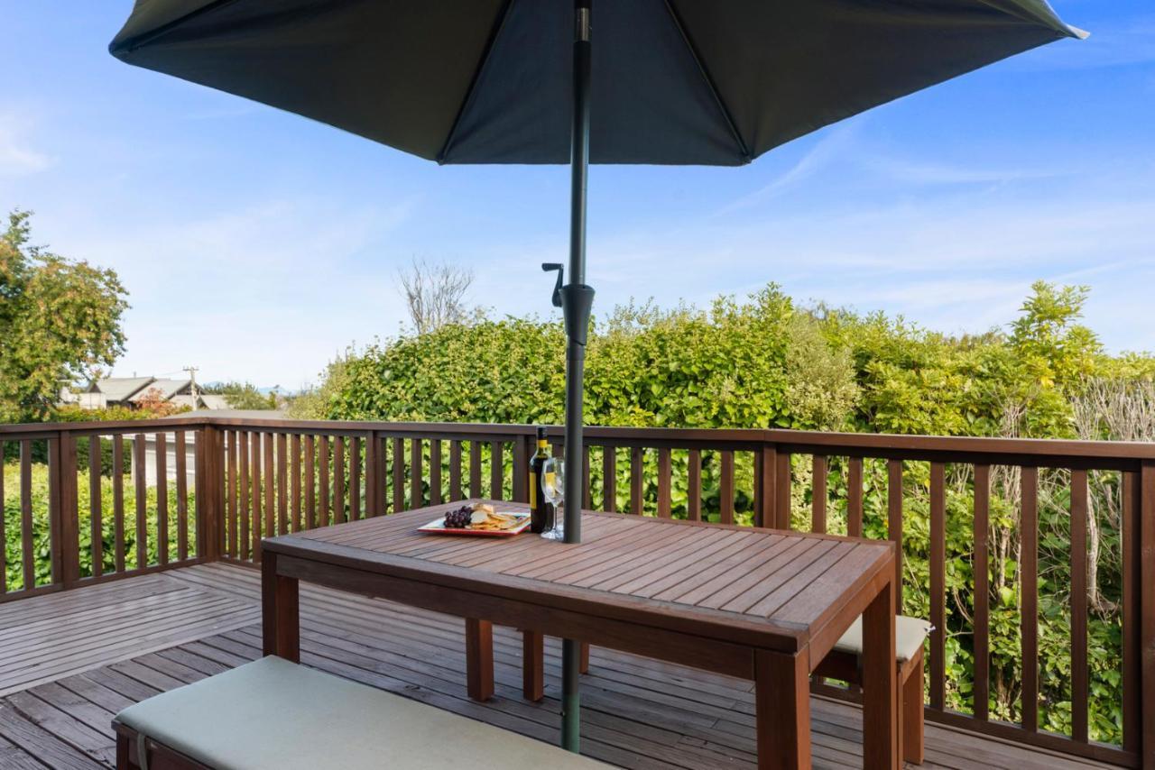 Rainbow Lake House - Lake Taupo Holiday Home Εξωτερικό φωτογραφία