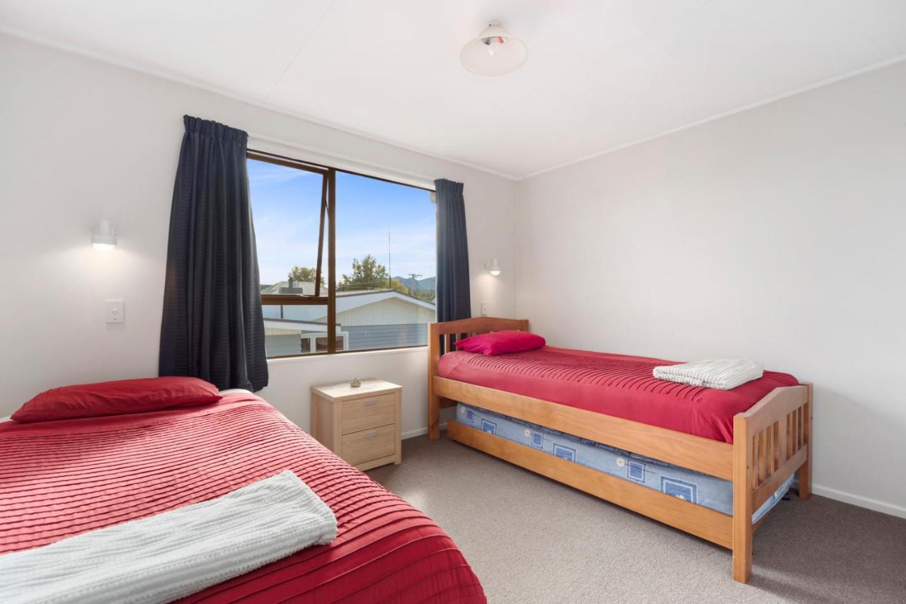 Rainbow Lake House - Lake Taupo Holiday Home Εξωτερικό φωτογραφία